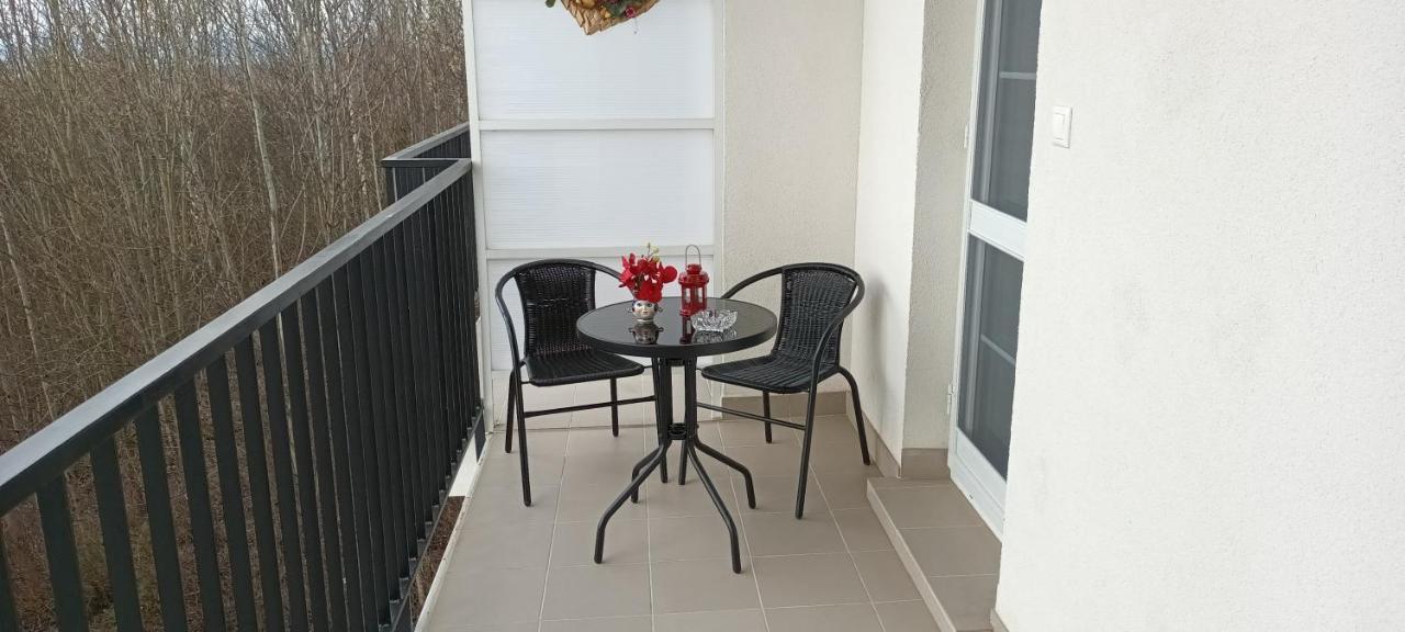 Apartman Ostry Vrsok V Starom Smokovci Apartment Vysoke Tatry Bagian luar foto